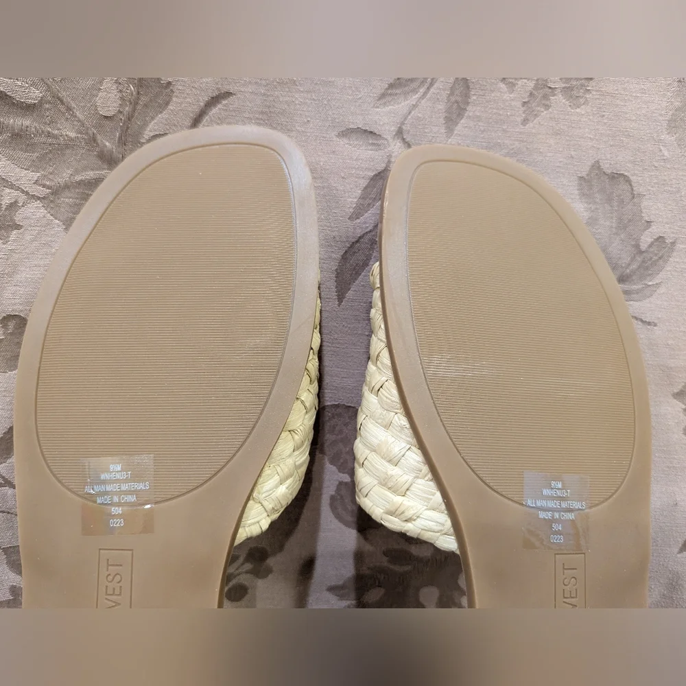 Nine West Havah Flat Sandals, Size 9.5, Like New! EUC - Picture 6 of 8